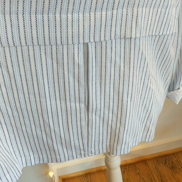 Chico's Creamy White with light blue/navy detail - Picture 3 of 7